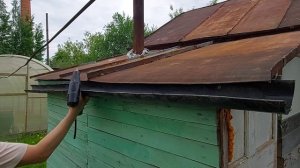 Желоб самодельный без кронштейна из пластиковой трубы