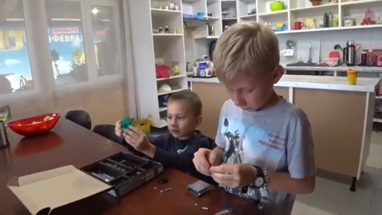 НА БАЙКАЛЕ!/ПОЛУЧИЛ ЗНАЧОК!/ТАПОЧКИ ГОСТЯМ!/Семья Жуковых смотреть онлайн