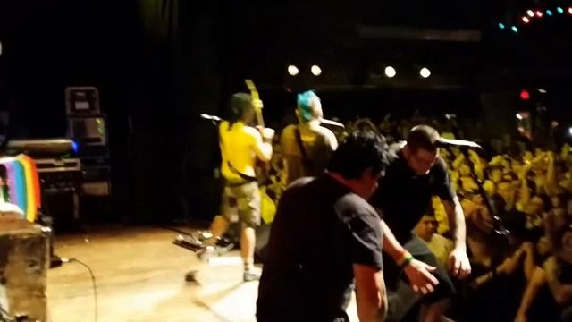 NOFX - "Linoleum" On Stage POV! (Live) House of Blues Hollywood 12/17/13 смотреть онлайн