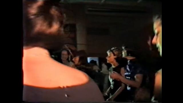 ДИСКОТЕКА 90-х! Как эти девчонки танцуют!!! смотреть онлайн