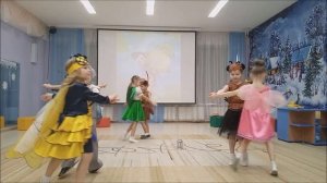 «Цветочная полька» автор  Арина Чугайкина (старшая группа)