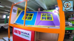 Дети и Машина. Диана и Даня играют в строителей, разбирают домик для детей. МанкиТайм