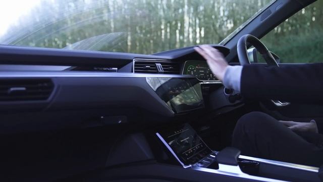 BMW iX или Audi e-tron или Mercedes EQC: групповой обзор и ПРОВЕРКА ЗАПАСА ХОДА! смотреть онлайн