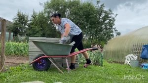 Ровняю участок под бассейн! Это можно сделать и женскими руками!