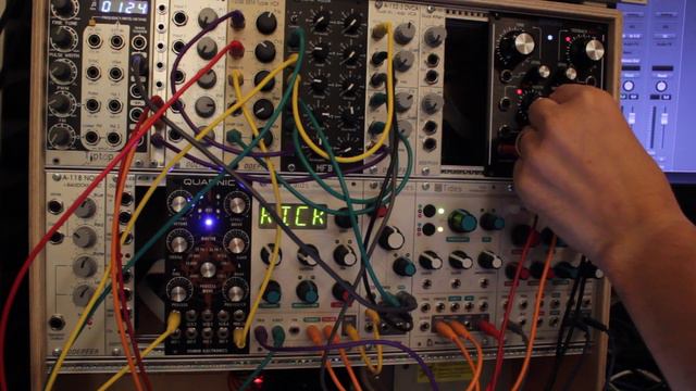 A Roland Demora demo. And a little bit of Quadnic. And Braids. And Clouds. Well... смотреть онлайн
