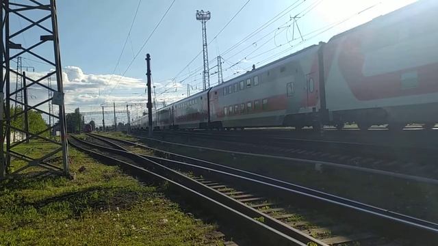 Электровоз ЭП20-045 с поездом №36 Санкт-Петербург - Адлер смотреть онлайн