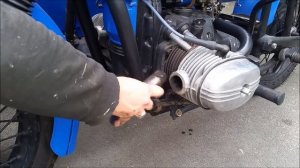 Мотоцикл Урал #66. Разборка. Снимаем двигатель, коробку и отправляем в гараж.