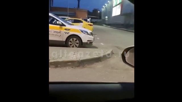 Забастовка таксистов Яндекса началась с Сергиева Посада! Вот чем они не довольны! смотреть онлайн