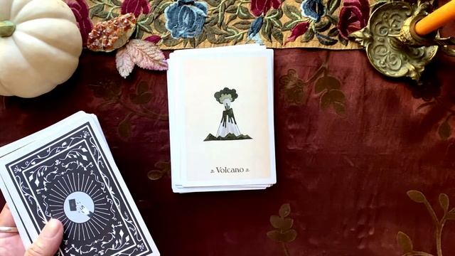 "The Literary Witches Oracle" Deck Walkthrough смотреть онлайн