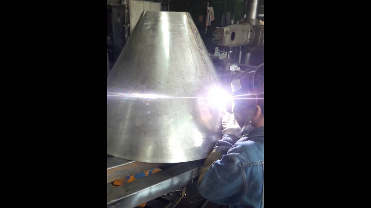 Бункер дозатора. Изготовление конуса. Сварочный участок. смотреть онлайн