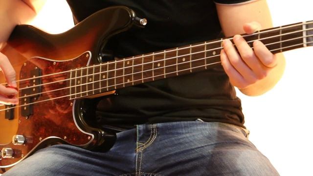 Как играть на бас гитаре Проклятый старый дом - Король и шут ( видеоурок Guitar riffs) + табы смотреть онлайн