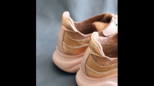 Кожа, пробойники, нитки смотреть онлайн