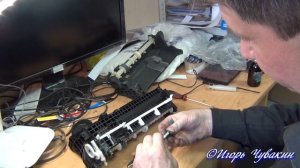 Epson захватывает сразу несколько листов. Ремонт ролика отделения бумаги.