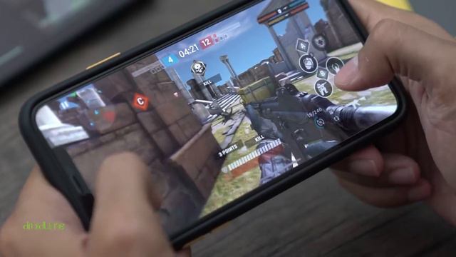Nintendo Switch vs iPhone 11 Pro смотреть онлайн