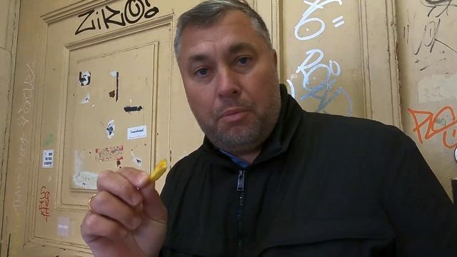 Уличная еда в Берлине за 3 евро! (Германия). Бюджетное путешествие. Уличный фастфуд Берлина. смотреть онлайн