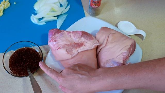 Лучший рецепт свиной рульки// СВИНАЯ РУЛЬКА НА ПРАЗДНИК//Самый вкусный рецепт// МЯСО НА ПРАЗДНИК. смотреть онлайн