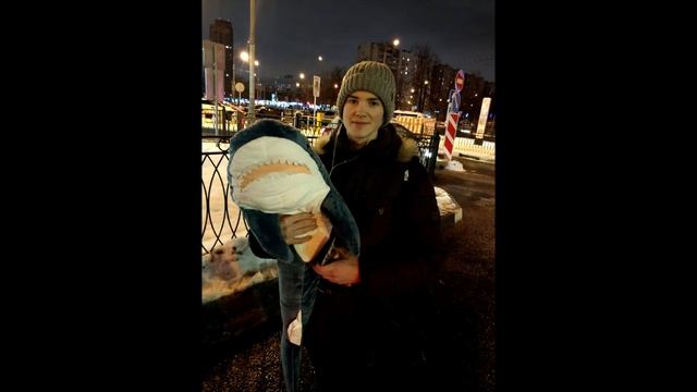 АКУЛА из ИКЕИ (IKEA) БЛОХЭЙ (Blahaj) смотреть онлайн