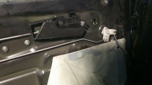 Шевроле Авео замена привода замка задней двери
