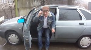 Как правильно садиться в машину.