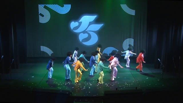 JACKSON FIVE - ACADEMIA LA VIE DANSE смотреть онлайн