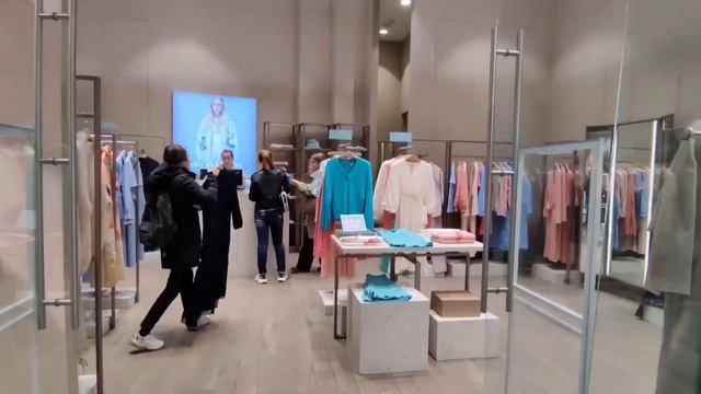 Прогулки по Москве. Весна в витринах магазинов.#шопинг #москва #магазин #покупки #одежда #обувь смотреть онлайн