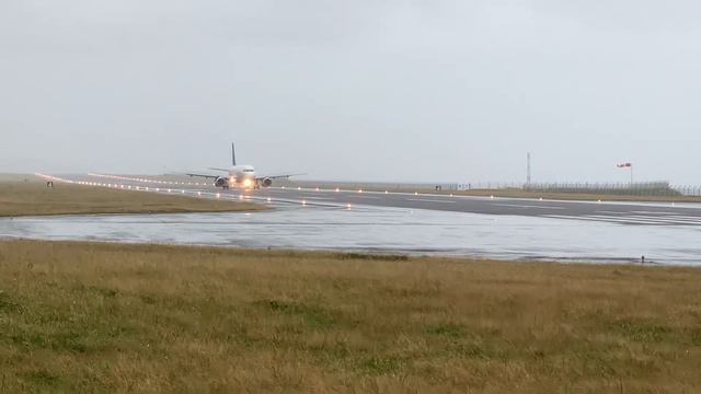 Aterragem na Horta Azores Airlines MAR22 смотреть онлайн