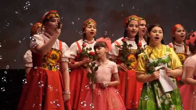 Этой песней Мы поздравляю всех с ДНЁМ СЕМЬИ, ЛЮБВИ И ВЕРНОСТИ. смотреть онлайн