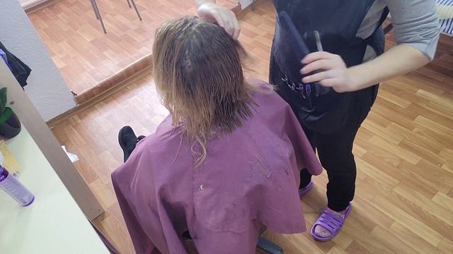 Треш.Испортили волосы химией.Выход-стрижка. смотреть онлайн