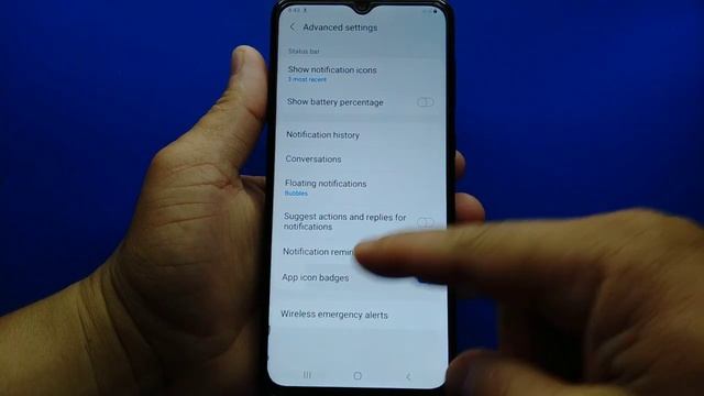 How to change app icon badge style on Samsung Galaxy A02 смотреть онлайн