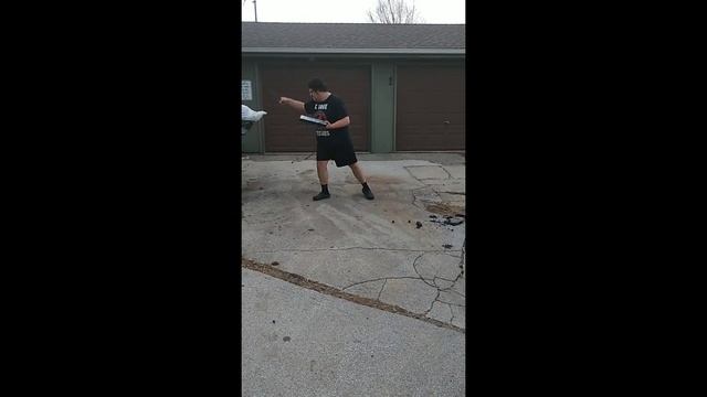 Watch Me Break Broken DVD Player!!!(Fun Times #1) смотреть онлайн