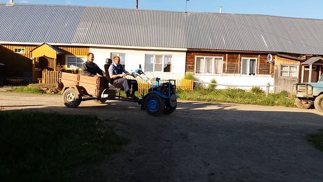 Нева МБ-1, первый выезд с прицепом. смотреть онлайн