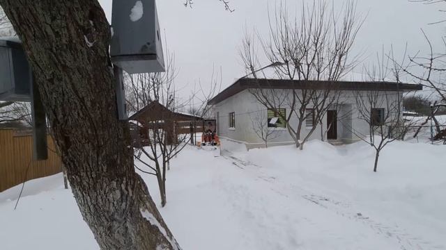 Минипогрузчик Pixy, уборка снега смотреть онлайн