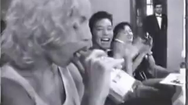 Madonna_sucks. Мадонна сосет...