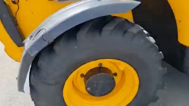 Еще живой_Телескопический погрузчик JCB 531-70 смотреть онлайн