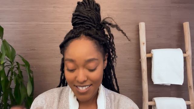 Young Lady Danbury Actor Arsema Thomas's Night-Out Makeup Look | Beauty Secrets | Vogue смотреть онлайн