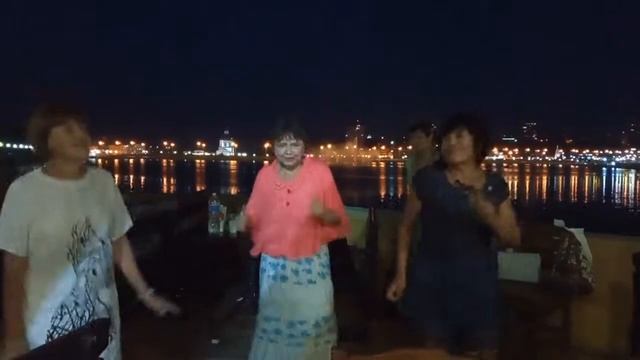 Днюха Надежды смотреть онлайн