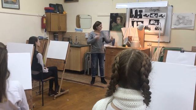 2 апреля 2020 г. Урок в 4 классе ДХШ, по рисунку на тему: Конструктивный нисунок натюрморта» смотреть онлайн