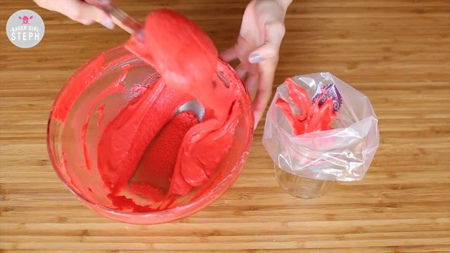 RASPBERRY ROSE MACARONS FROM JOLLY HOLIDAY || Disneyland Inspired Recipe смотреть онлайн