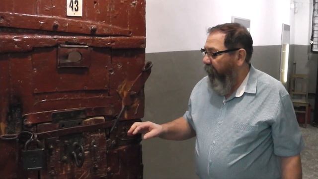 Экспонаты музея: «Двери» смотреть онлайн