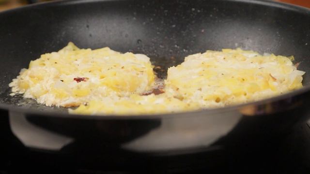 Ein ganz einfaches Frühstücksrezept! So leckere Kartoffelpuffer haben Sie noch nie probiert! смотреть онлайн