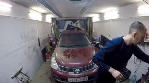 Nissan Tiida. Замена штатной акустики и ремонт ограничителей дверей.