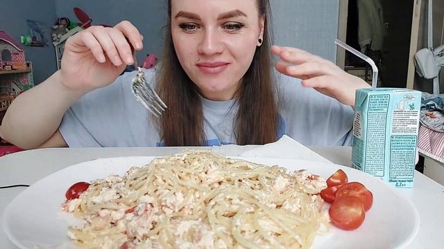 Мукбанг сливочная паста карбонара Огромная порция #мукбанг #фудблогер #пастакарбонара смотреть онлайн
