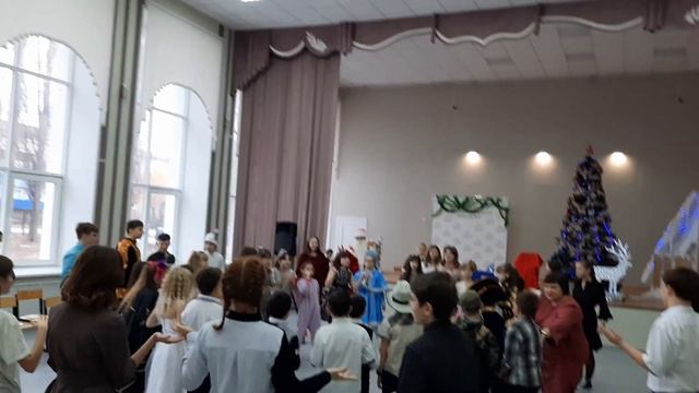 Новый год в кругу друзей! смотреть онлайн