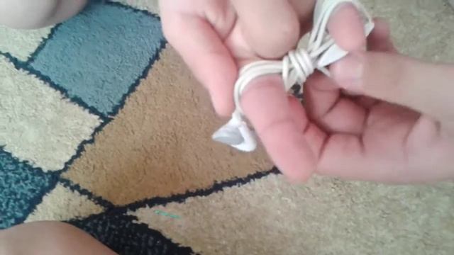 Как сматывать наушники чтобы они не путались смотреть онлайн