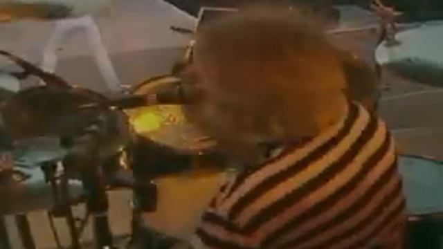 QUEEN - ONE VISION (ROGER TAYLOR) CAM 4 смотреть онлайн