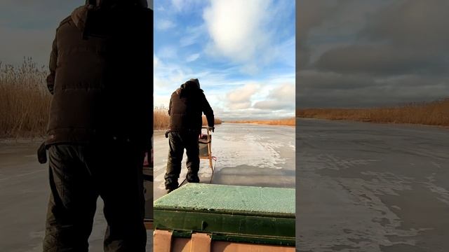 Как сменить место на рыбалке если не клюёт ?) #shorts смотреть онлайн