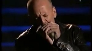 Брюс Уиллис играет на губной гармошке (Bruce Willis B B King)