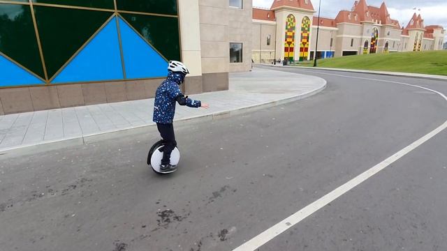 как Саша научился ездить на моноколесе на Острове Мечты смотреть онлайн