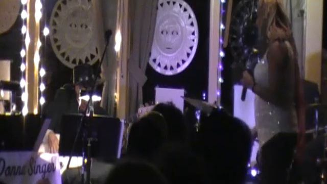 "S'Wonderful" - Donna Singer & the Doug Richards Trio смотреть онлайн
