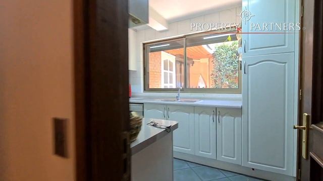 Casa inglesa a pasos de La Laguna смотреть онлайн